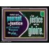 Celui qui poursuit la justice et la bonté Trouve la vie, la justice et la gloire. Versets bibliques à cadre acrylique personnalisé (GWFREAMEN11642) "33X25"