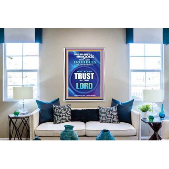 TRUST IN THE LORD   Framed Bible Verse   (GWABIDE 8573)   