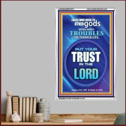 TRUST IN THE LORD   Framed Bible Verse   (GWAMAZEMENT8573)   "24X32"