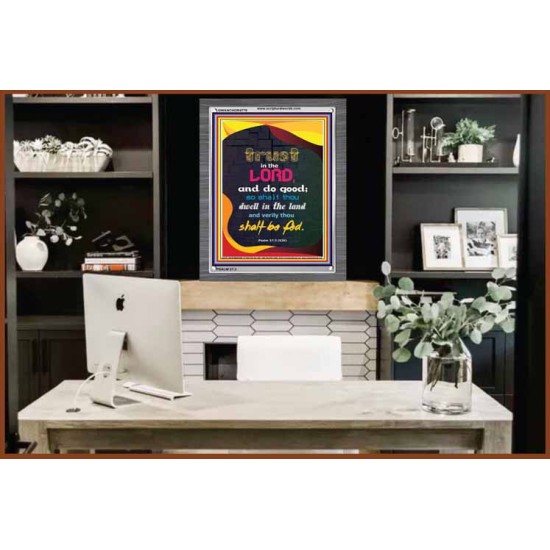 TRUST IN THE LORD   Bible Verses Framed Art   (GWANCHOR4779)   