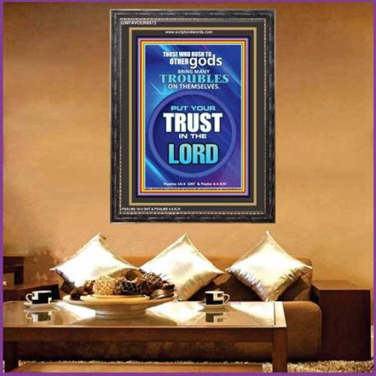 TRUST IN THE LORD   Framed Bible Verse   (GWFAVOUR8573)   