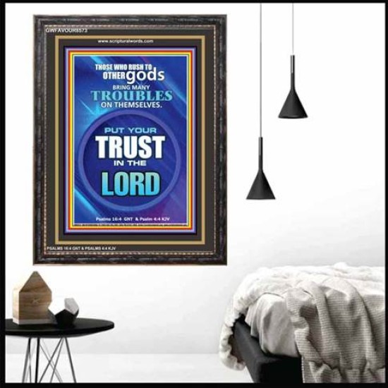 TRUST IN THE LORD   Framed Bible Verse   (GWFAVOUR8573)   