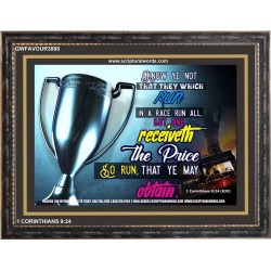 RUN THAT YE MAY OBTAIN   Bible Verse Wall Art Frame   (GWFAVOUR3888)   