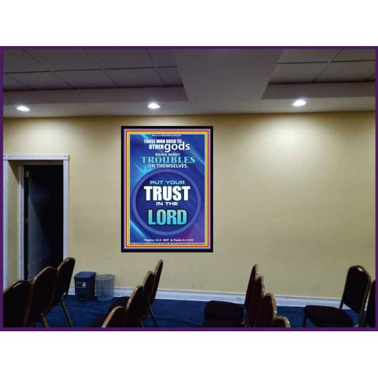 TRUST IN THE LORD   Framed Bible Verse   (GWJOY8573)   