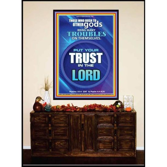 TRUST IN THE LORD   Framed Bible Verse   (GWJOY8573)   