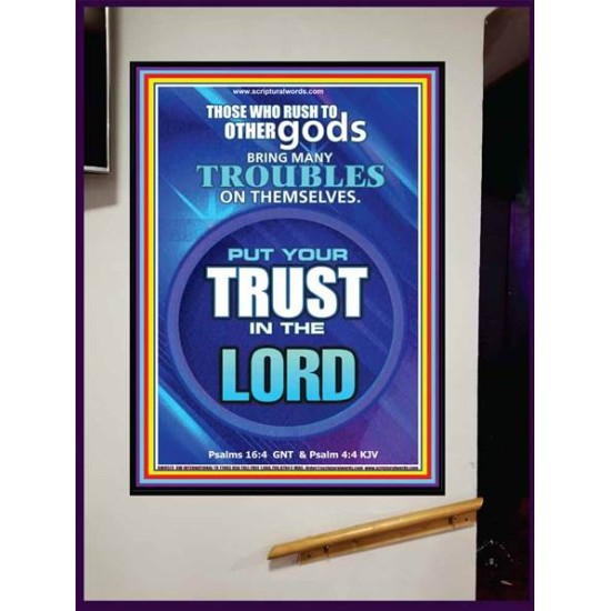 TRUST IN THE LORD   Framed Bible Verse   (GWJOY8573)   