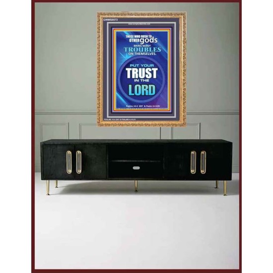 TRUST IN THE LORD   Framed Bible Verse   (GWMS8573)   