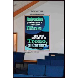 Salvation to our God who sits on the Throne   Marco de madera de las Escrituras   (GWSPAJOY10851)   